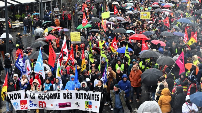 Más de un millón de personas protestan en Francia por reforma de pensiones