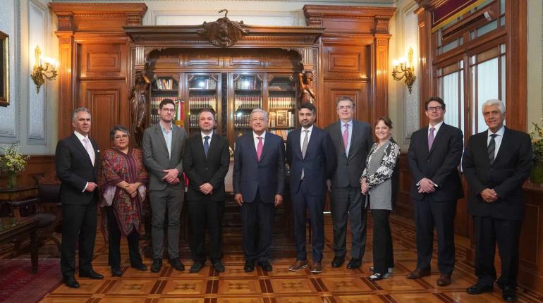 Sostiene encuentro AMLO con directivos de Tesla: "Avanzamos en el proyecto de la planta de Nuevo León"