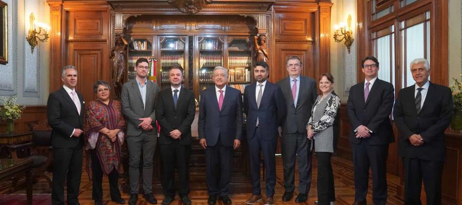 Sostiene encuentro AMLO con directivos de Tesla: "Avanzamos en el proyecto de la planta de Nuevo León"