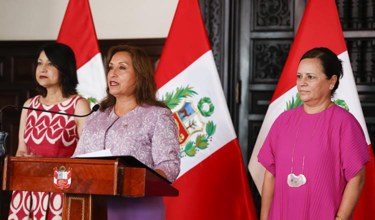 Urge Dina Boluarte a AMLO entregar a Perú la presidencia de la Alianza del Pacífico