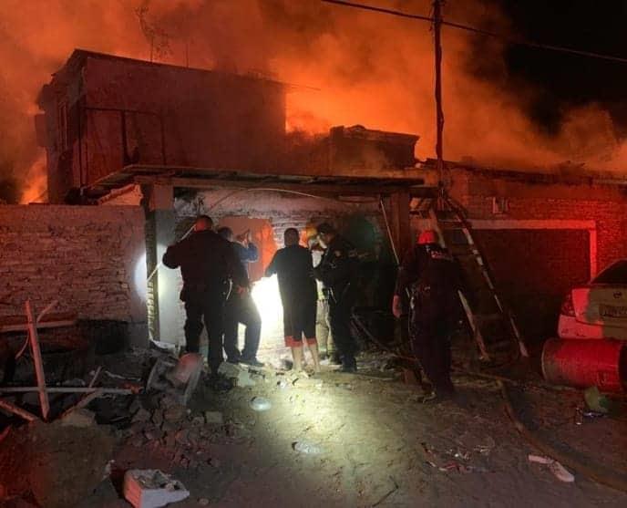 Mueren 4 niños y una mujer por incendio de casa en Sonora