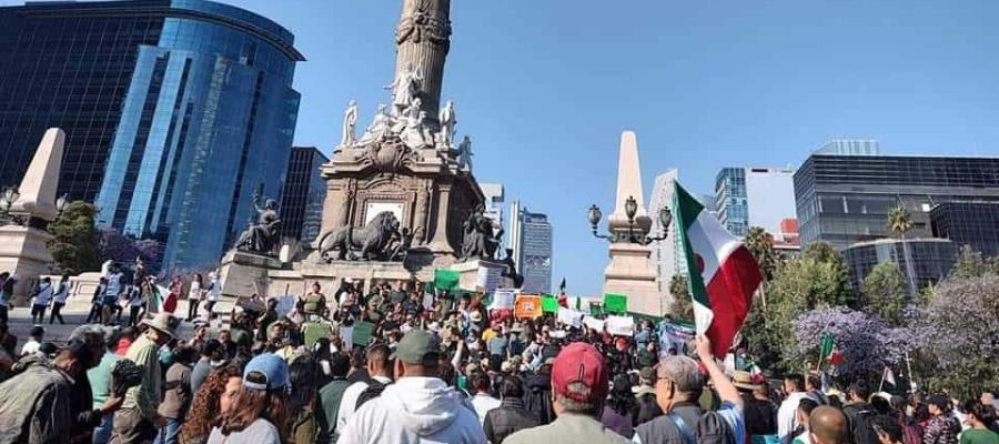 Marchan en defensa de militares encarcelados en México