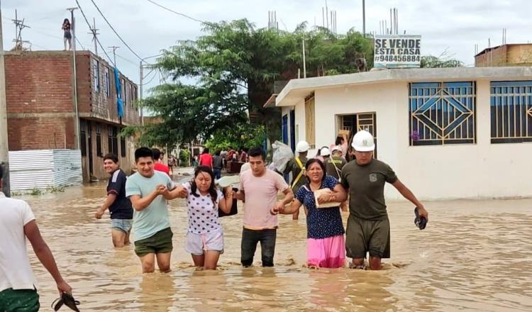 Van 5 muertos tras lluvias e inundaciones en Perú