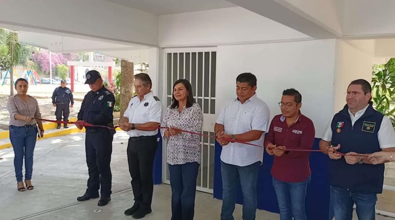 Entrega Centro 3 casetas de policía rehabilitadas e invertirá en 5 más este año