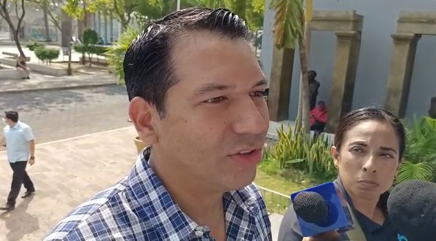 Asistencia a informe de Fócil fue "acto de civilidad" y no por acuerdos en lo "oscurito": Vélez