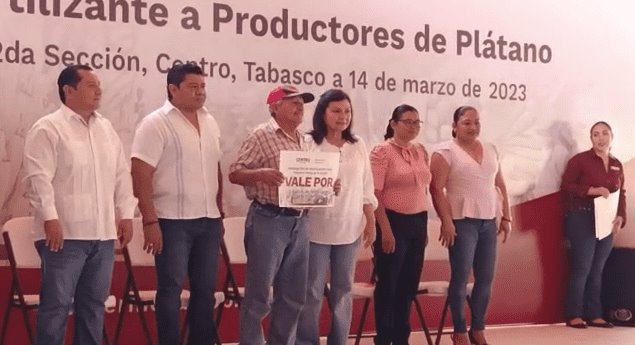 Mil productores de plátano de la zona de La Isla, reciben insumos de Centro