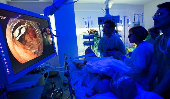 Ponen en operación en Hospital Rovirosa nuevo equipo de endoscopía avanzada