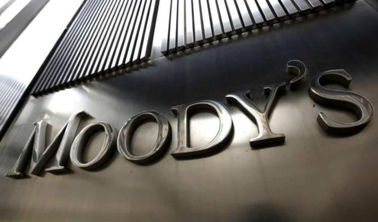 Moody’s reduce de estable a negativa perspectiva de sistema bancario de EE.UU.