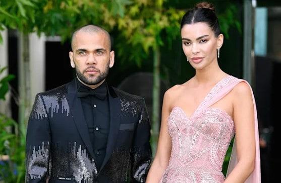 Esposa de Dani Alves anuncia su separación del futbolista luego de acusaciones de abuso sexual