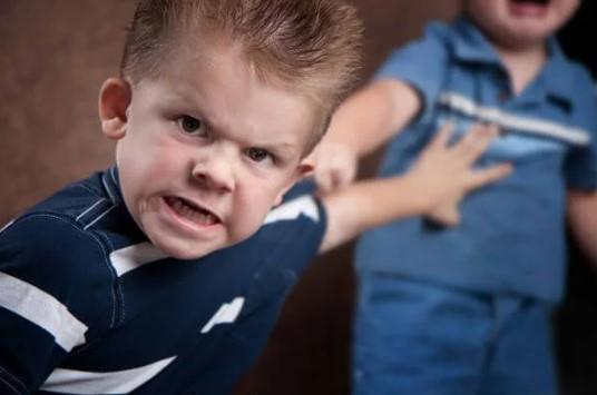 Niño de primaria en Atasta con problemas de conducta; padres de familia urgen lo atiendan