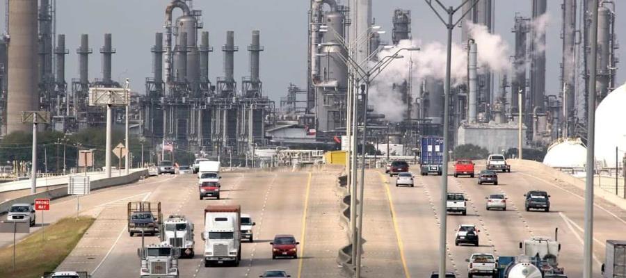 Quisieron destruir la industria petroquímica en periodo neoliberal: Obrador