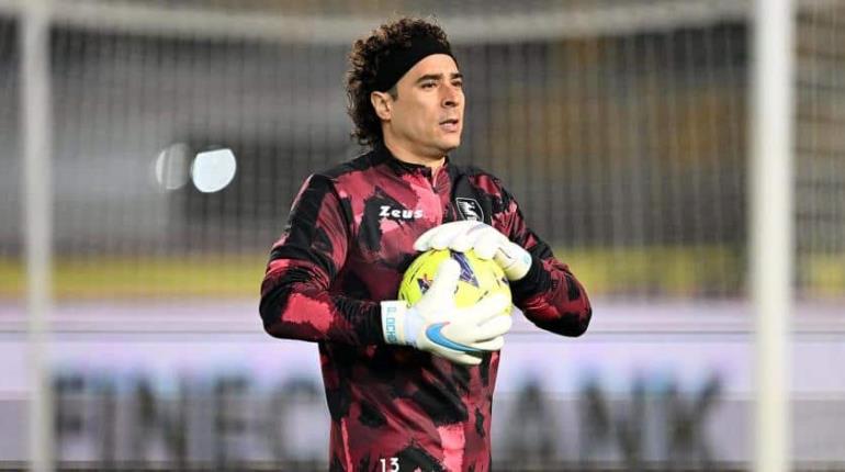 Memo Ochoa es nominado a mejor jugador de la Concacaf