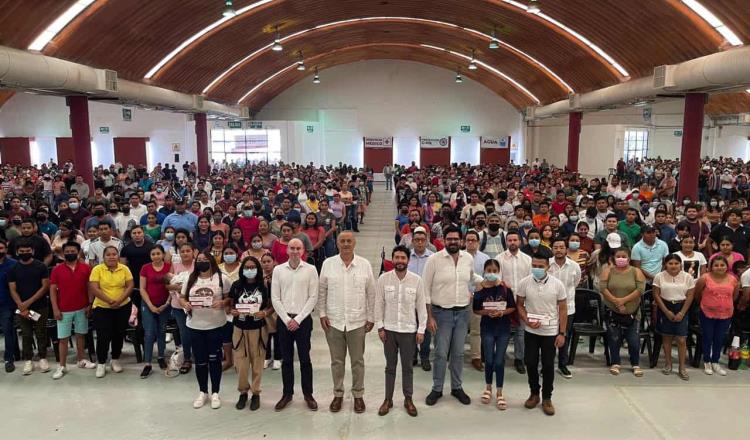 Gobernador de Tabasco insta a jóvenes a no doblegarse ante tentaciones del vicio y ocio