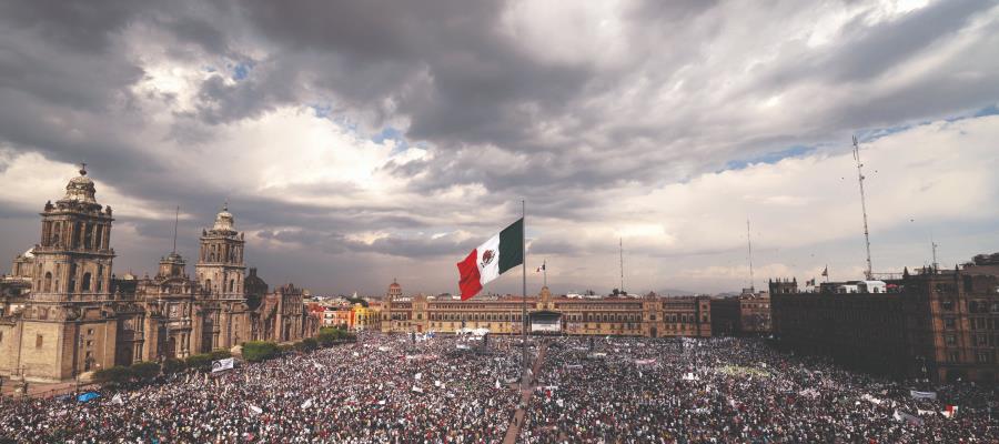 Conmemora AMLO 85 aniversario de la Expropiación Petrolera desde el Zócalo de la CDMX