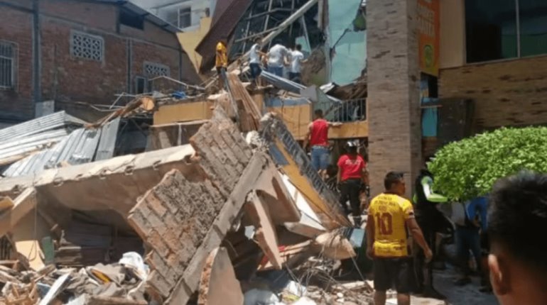 Incrementa a 15 el número de muertos tras sismo en Ecuador y Perú