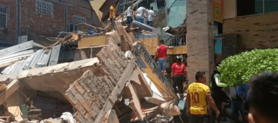 Incrementa a 15 el número de muertos tras sismo en Ecuador y Perú