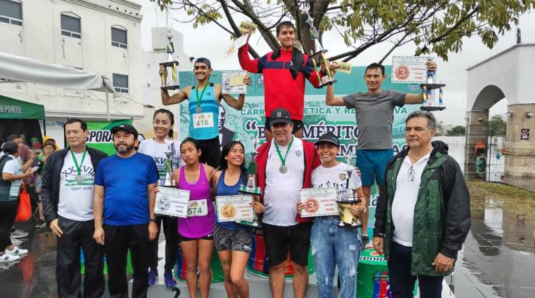 Luis Fernando Herrera y Belém Valdéz, los ganadores de la carrera UJAT