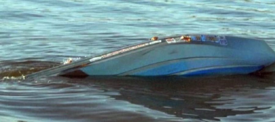 Marina rescata a tripulantes de barco recreativo que se hundió en Yucatán