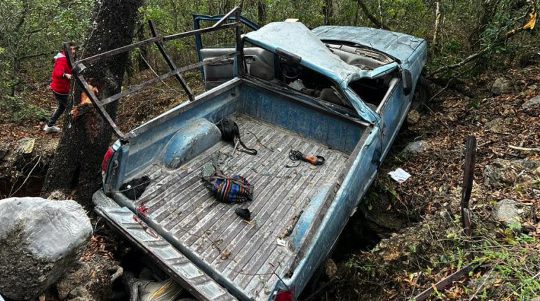 Camioneta con peregrinos cae a barranco en Tamaulipas