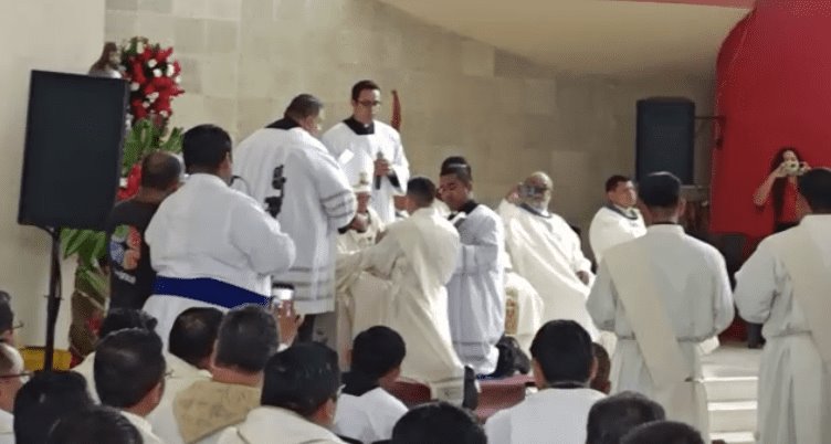 A predicar con bondad, verdad y santidad el Evangelio, exhorta Obispo a nuevos sacerdotes
