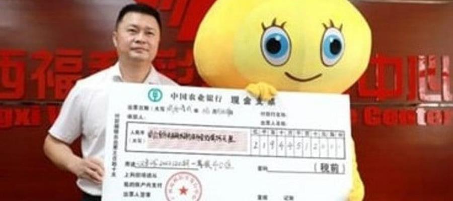 Hombre en China gana la lotería y se lo oculta a su familia; no quería que dejaran de trabajar