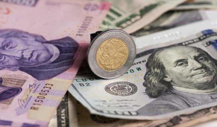 Peso mexicano rompe barrera de los 17 pesos por dólar; su mejor nivel desde 2015