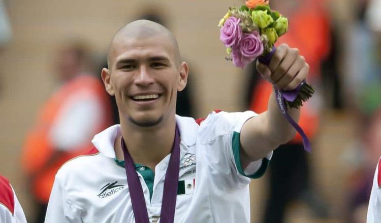 Medallista Olímpico en Londres, ‘Chatón’ Enríquez, anuncia su retiro del futbol profesional.