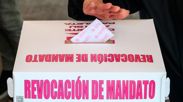 Descubre INE firmas de fallecidos en proceso de revocación de mandato