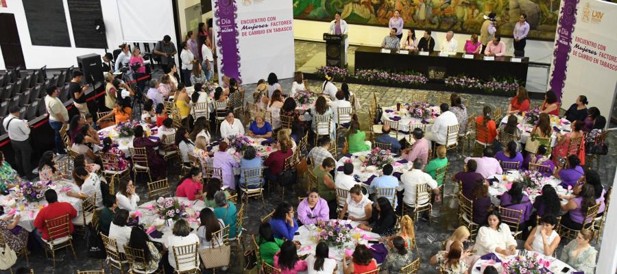 Por su contribución al desarrollo de Tabasco, Congreso entrega reconocimientos a destacadas mujeres