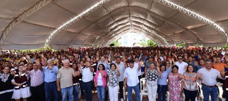 Sin dirigencia estatal, Grupo May toma protesta a comités en Comalcalco y Centla