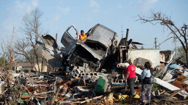 Declara Biden zona de "gran desastre" a los condados de Mississippi afectados por tornados