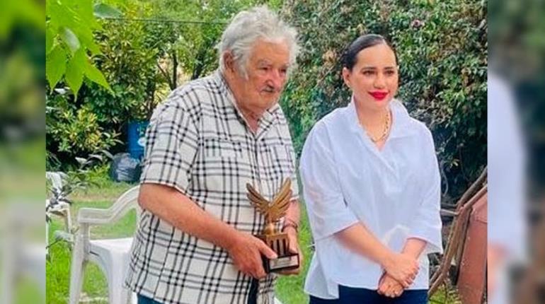 Se reúne Sandra Cuevas con expresidente de Uruguay