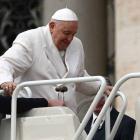 Hospitalizan al Papa Francisco por infección respiratoria