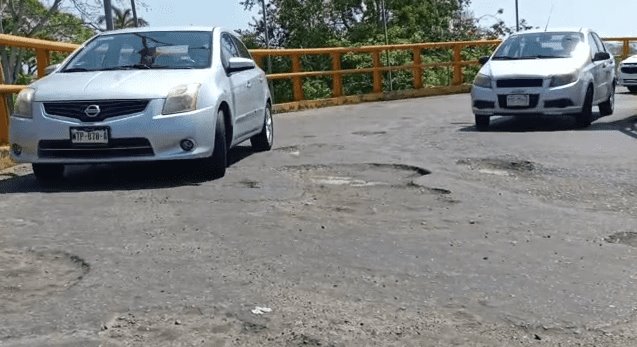 Automovilistas denuncian malas condiciones del puente herradura de Pomoca