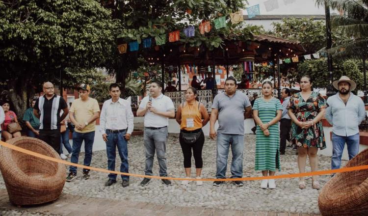 Participan artesanos de 7 estados de la república en el Corredor Artesanal de Villa Tapijulapa