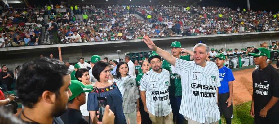 Inaugura Adán Augusto el Centenario 27 de Febrero; augura que Olmecas será campeón