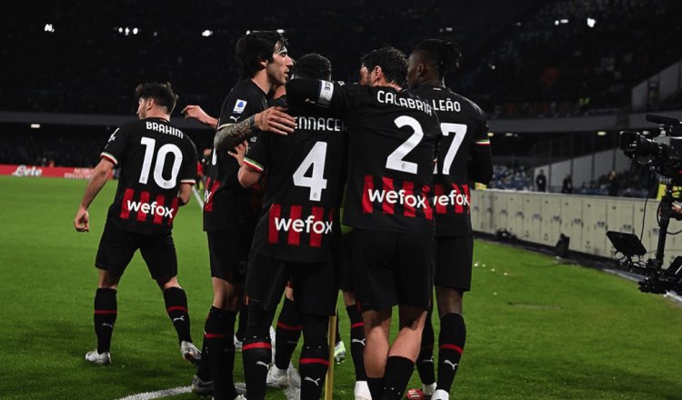 Milan golea 4-0 al Napoli del Chucky Lozano; el mexicano entró de cambio