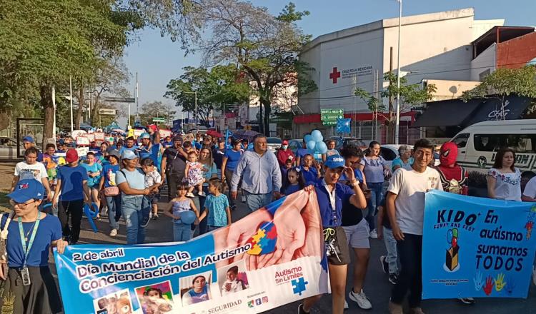 Marchan en Tabasco por la Concienciación del autismo