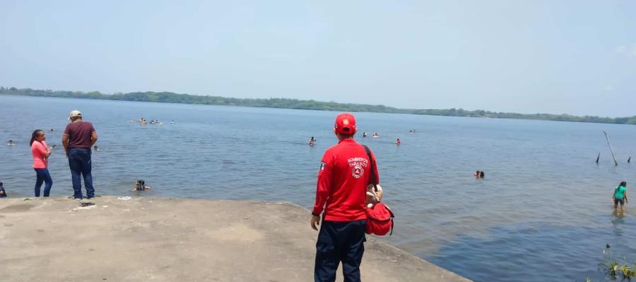 Dos hombres estuvieron cerca de ahogarse en Paraíso en primeros días de vacaciones