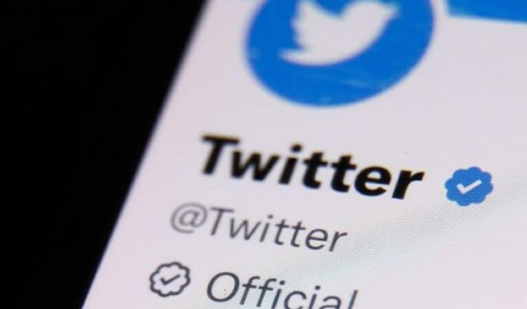 ¡Adiós a la "palomita azul"! Twitter quita verificación a miles de usuarios