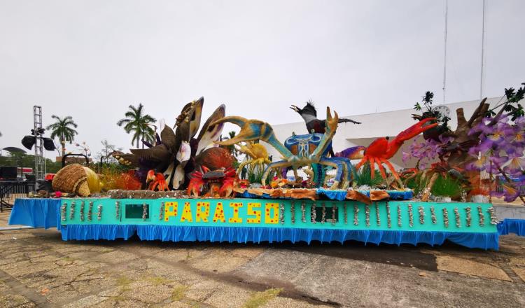 Carros alegóricos ganadores se exhiben en Plaza de la Revolución