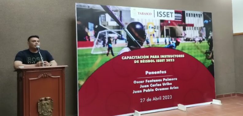 El Tigre de las Gaviotas imparte ponencia a instructores de la Academia de Beisbol del ISSET