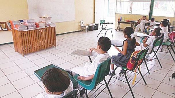 Da SE ´jalón de orejas´ a docentes sindicalizados por inasistencias reiteradas en Educación Básica