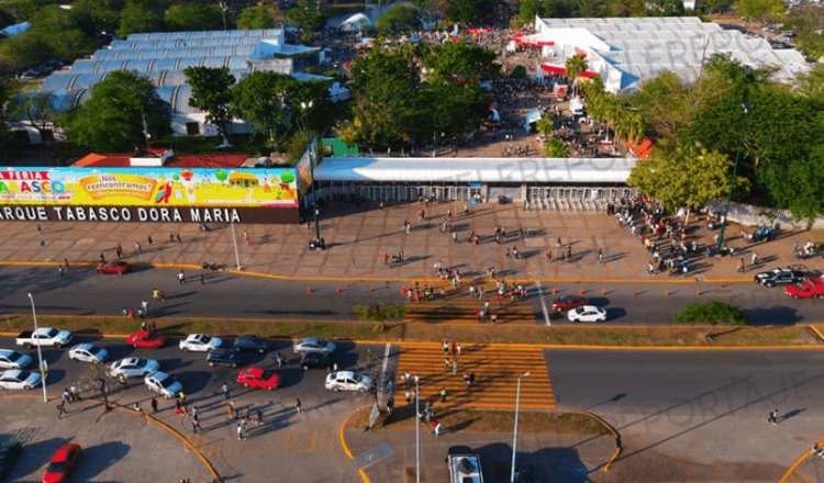 Hasta 200 pesos cobran taxistas a la Feria Tabasco