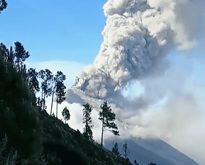Entra en erupción Volcán de Fuego en Guatemala