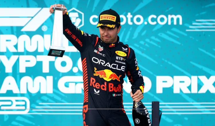 Checo es segundo en el GP de Miami; Verstappen remonta del noveno al primer lugar