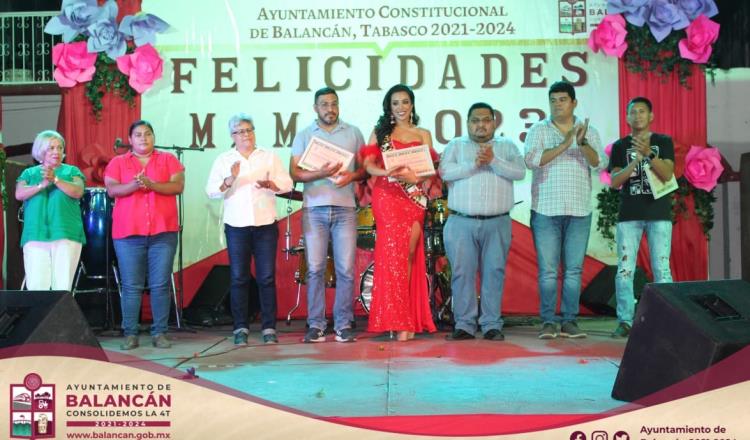 Balancán reconoce a su embajadora por papel en la Feria Tabasco