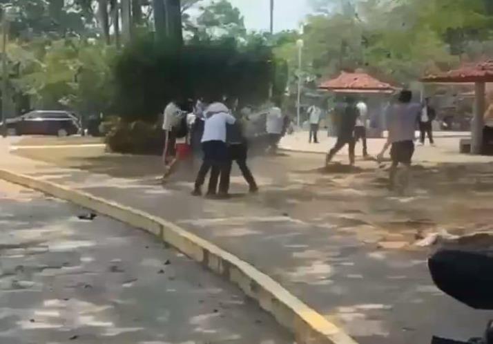 Sanciona CECyTE a 20 estudiantes tras pelea en partido de futbol