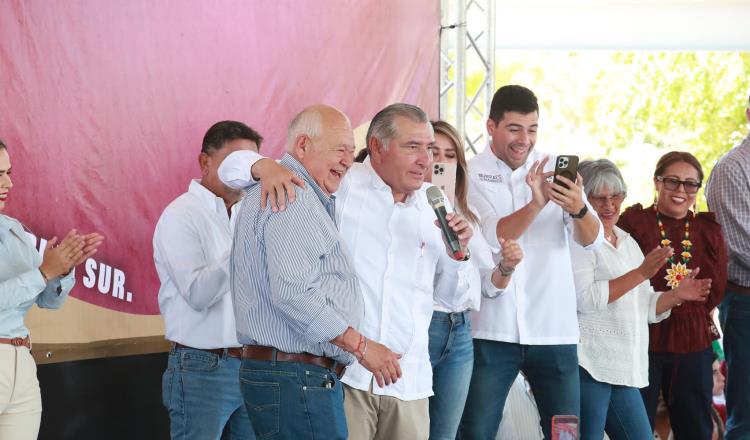 Gobernador de BCS reitera su apoyo a Adán Augusto, porque es "su hermano"