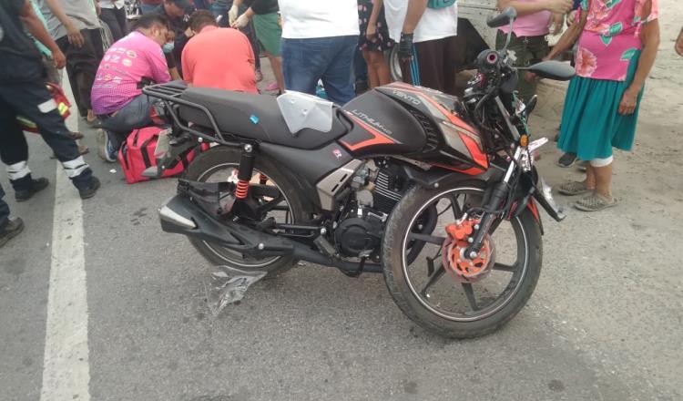 ¡Ya no llegó a su trabajo! Derrapa motociclista en Madero, Comalcalco